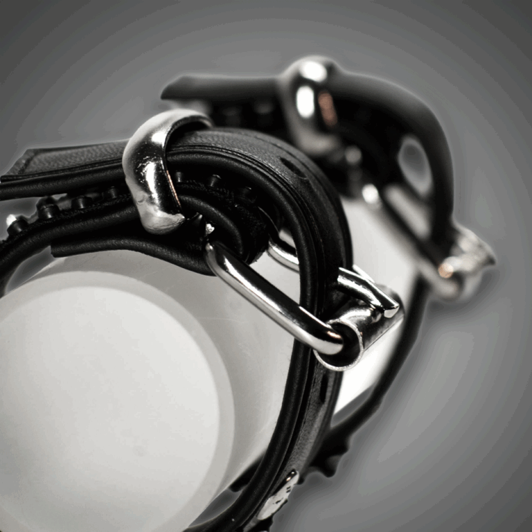 Echtlederhandcuffs mit Kristallen 3,0 cm | Schwarzer Reiter