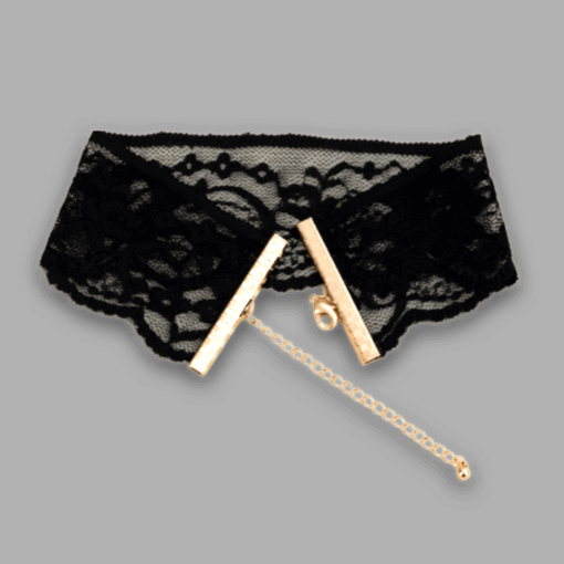 Spitzenchoker mit goldenem Kettchen 