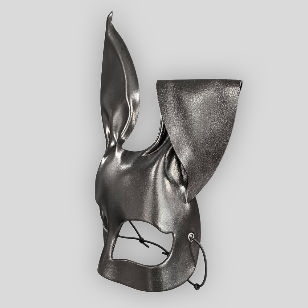 Echtledermaske Bunny SCHWARZ mit hängendem Ohr – Bild 3