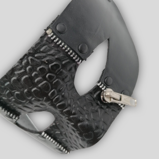 Echtledermaske ZIPPER mit geprägtem Leder und Metall-Zipperdetail