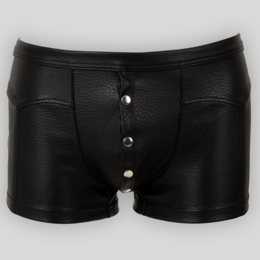 Kunstledershort Nick mit silberfarbenen Druckknöpfen am konturierten Frontbeutel