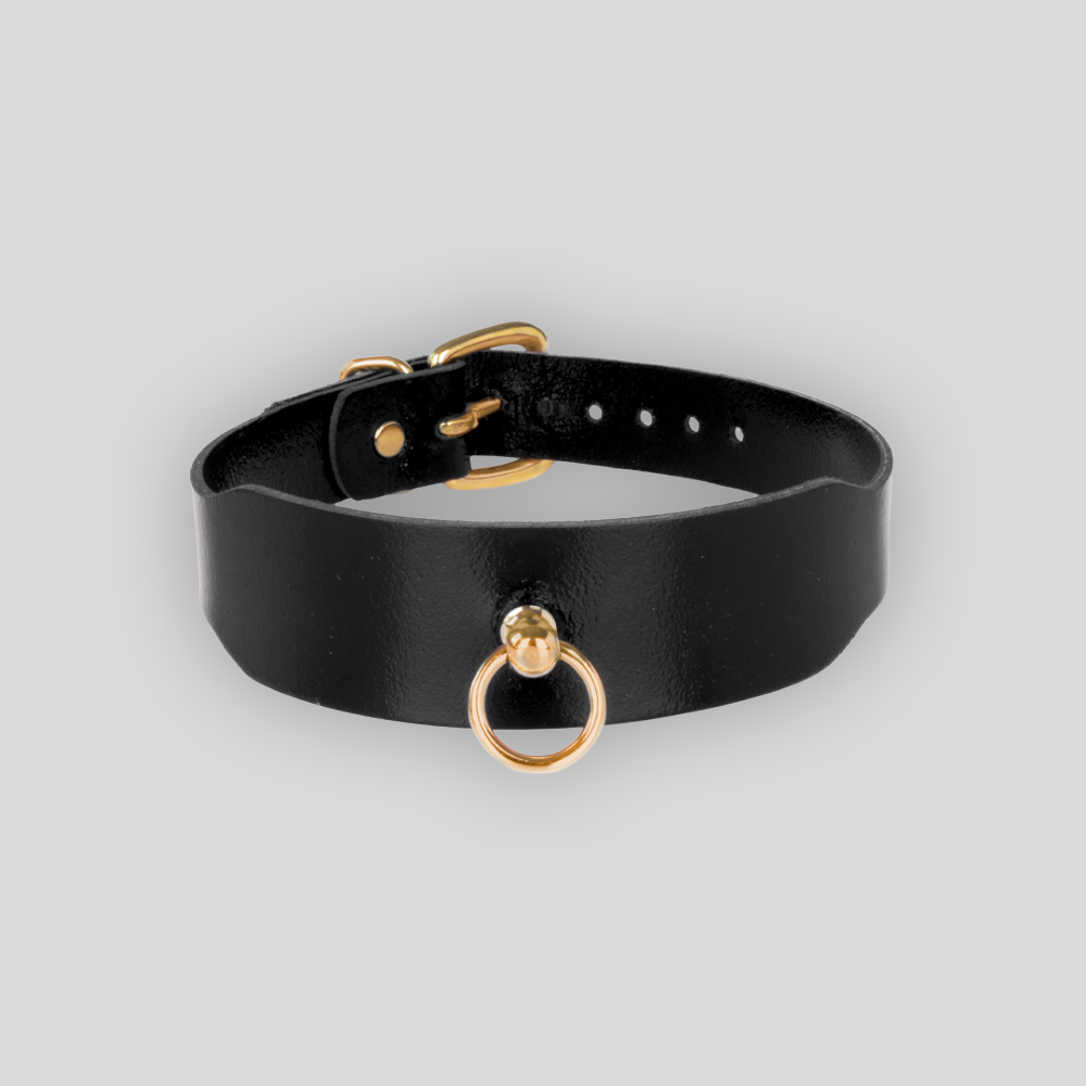Schwarzer Echtlederchoker mit glänzender, beidseitig lackierter Lederoberfläche