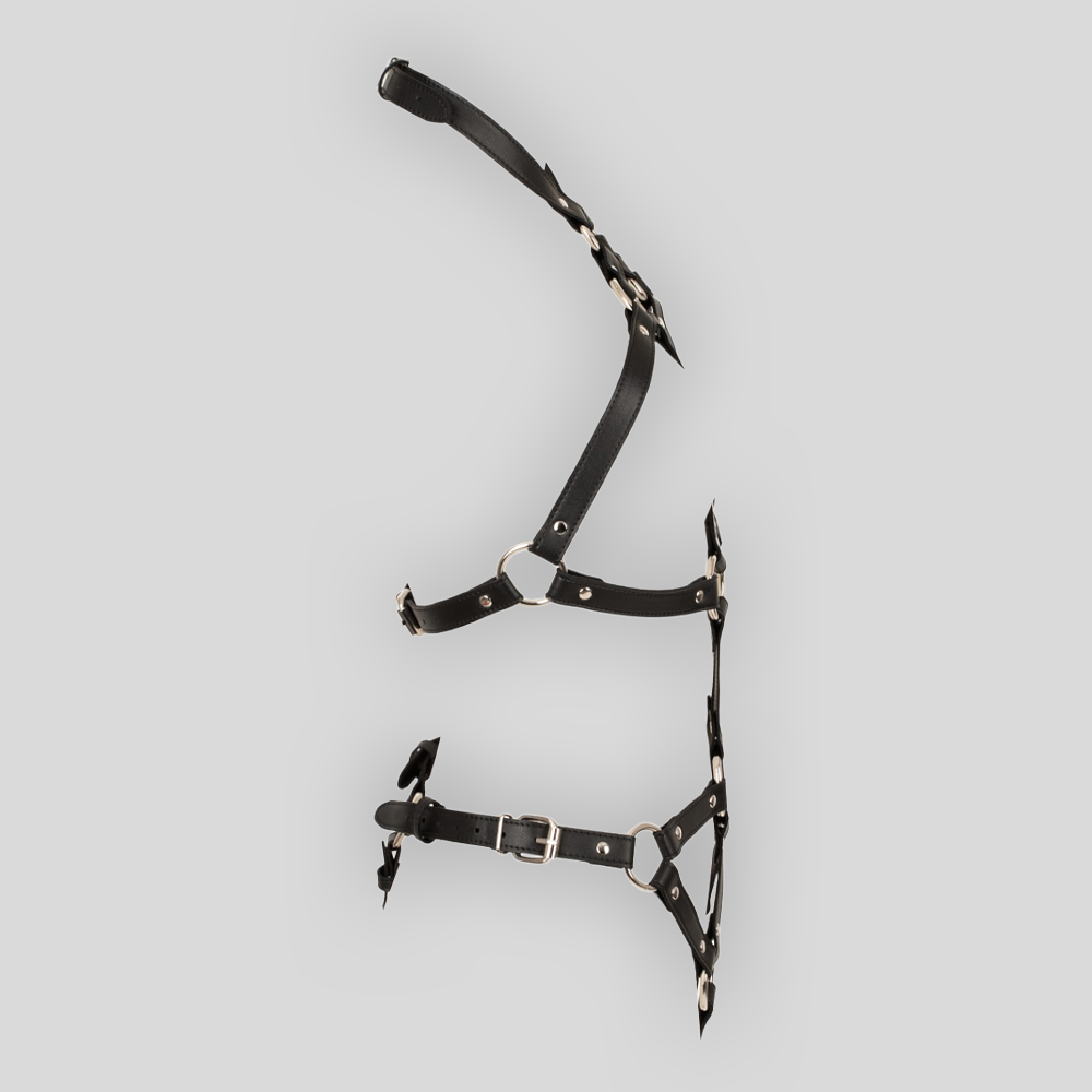 Schwarzer Riemenbody von Bad Kitty mit busenfreiem Neckholder-Design